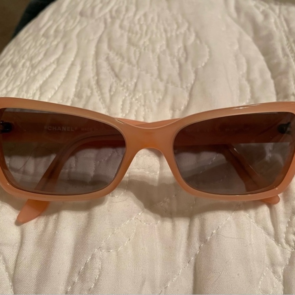 Vintage CHANEL Sunglasses - Picture 2 of 10